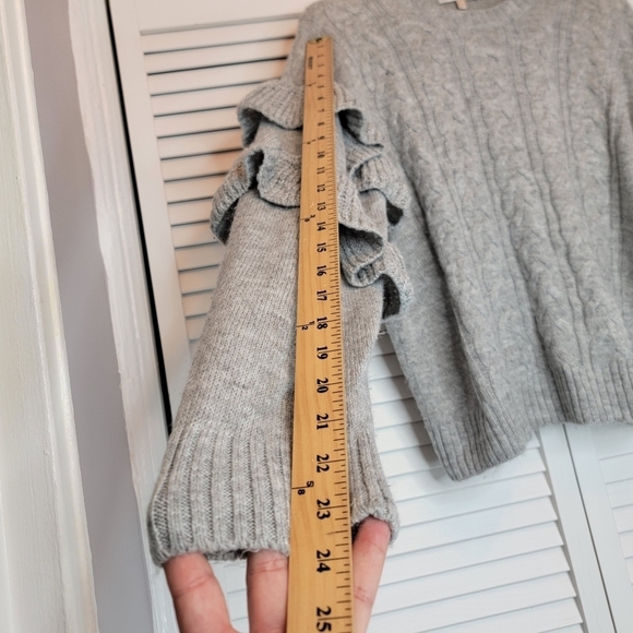 WAYF‎ Sophie Crop Cable Knit Sweater Heather Gray Ruffle Sleeve Women Large Crew - Picture 14 of 16